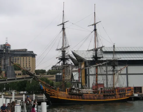 Bounty replica near the National Maritime Museum, Sydney. Credit: User: Bukvoed, CC BY-SA 3.0 , via Wikimedia Commons